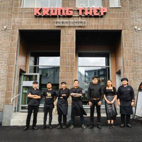 Krung Thep Thai Bistro -ravintola ja henkilökunta